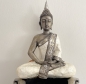 Exklusiver Buddha mit Muschel Pads Feng Shui Deko