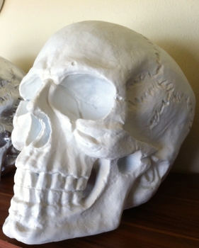 Großer Totenkopf, Figur,Dekoration für innen und außen, 114 cm Schädelumfang XXL Farbe Weiß