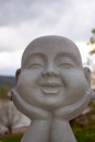 Buddhakopf auf Händen Gartenfigur,Skulptur Dekoration aus gefallende Buddhas Farbe: Natur