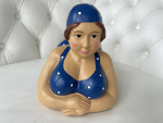 Dekorative Badefrau liegend in Blau Deko Wellness länge 39 cm