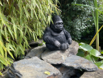 Gorilla Affe Menschenaffe Garten Figur Gorilla Weißrücken Baby Affe