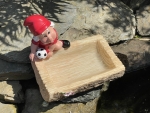 Deko Zwerg Fußball Wassertränke Gartenfigur Farbe Rot
